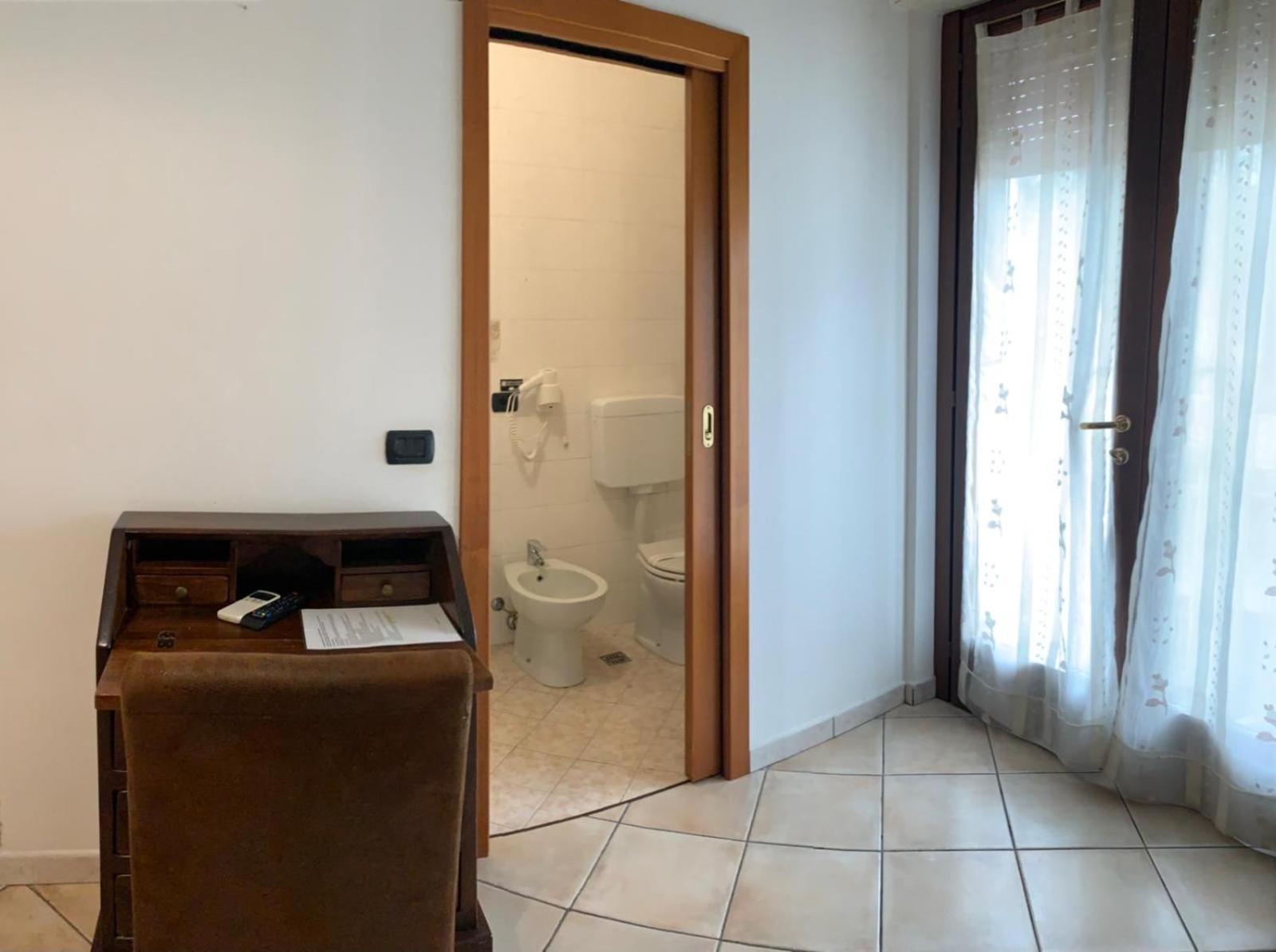 Hotel La Terrazza à Peschiera del Garda Extérieur photo